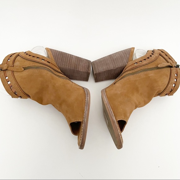 Dolce Vita Laser Cutout leather booties size 8.5 - Picture 11 of 12